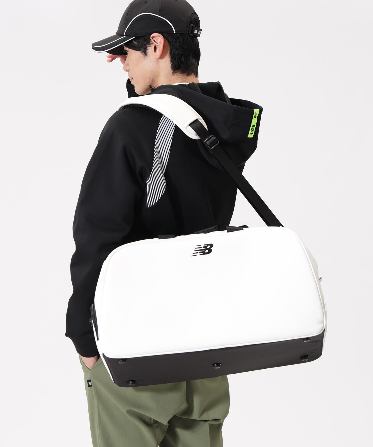 シューズインポケット付き ボストンバッグ (UNISEX) | new balance