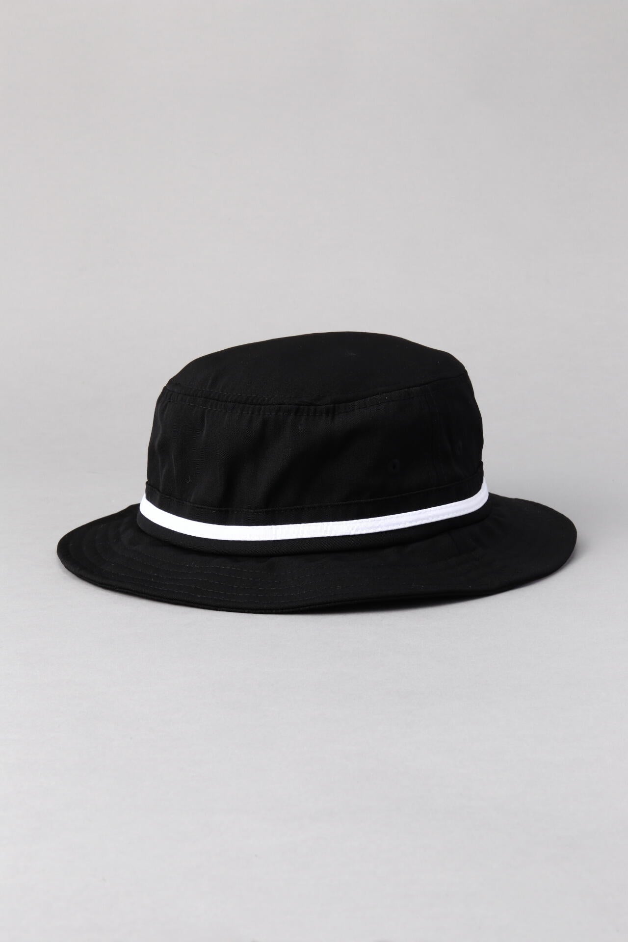 Public Drip】Pスクリプト アップリケ バケットハット | Awesome Golf