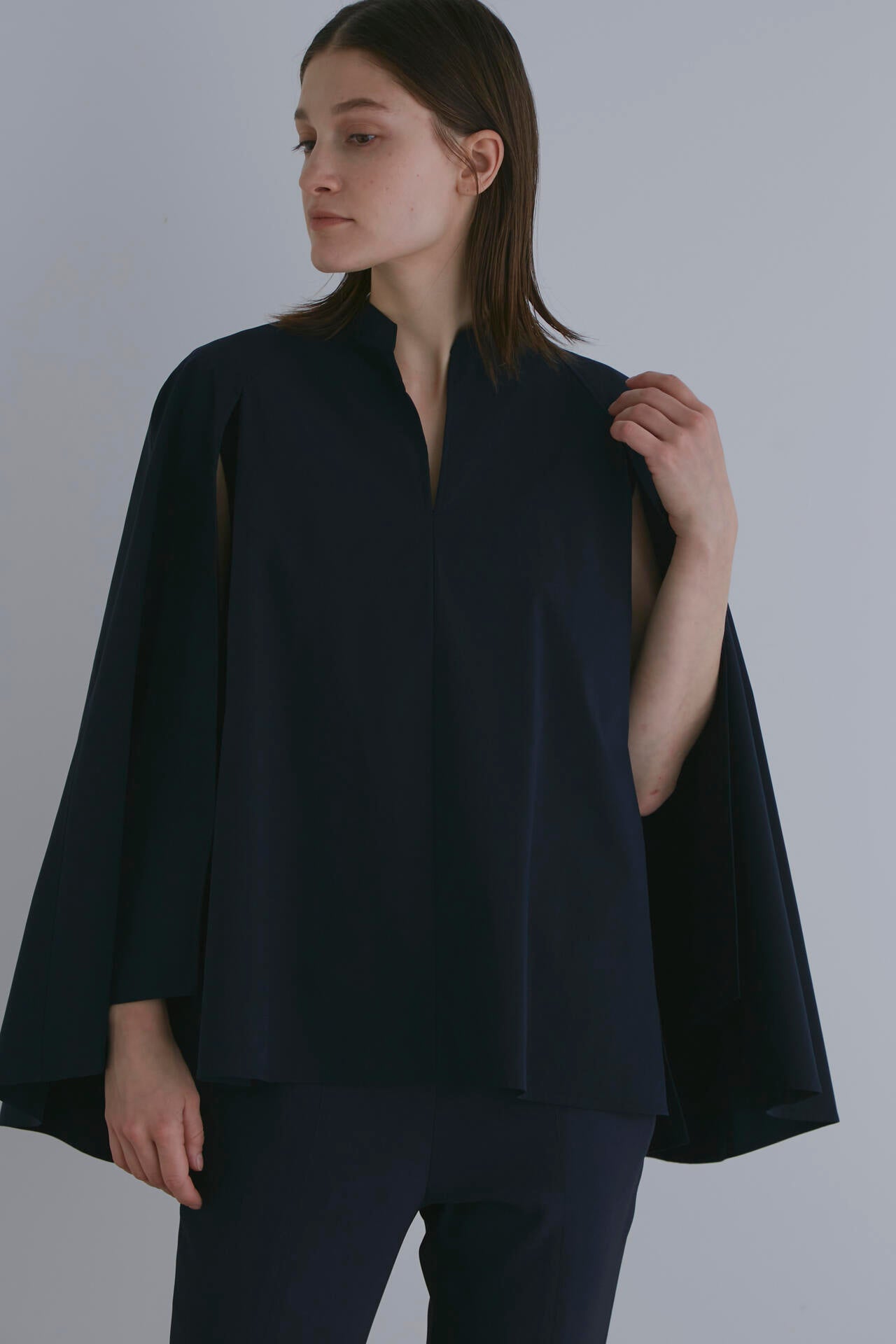 SOLOTEXブロードケープブラウス | LE PHIL（ル フィル） ｜【公式