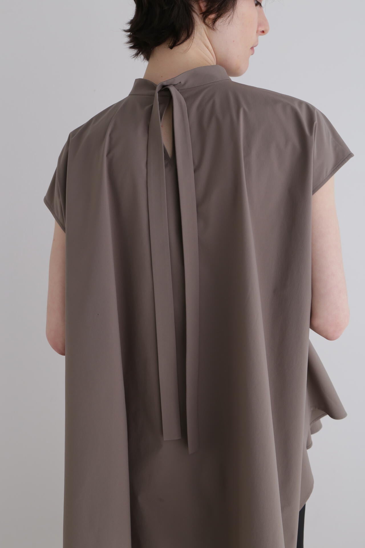 SOLOTEXノースリーブブラウス | LE PHIL（ル フィル） ｜【公式】通販