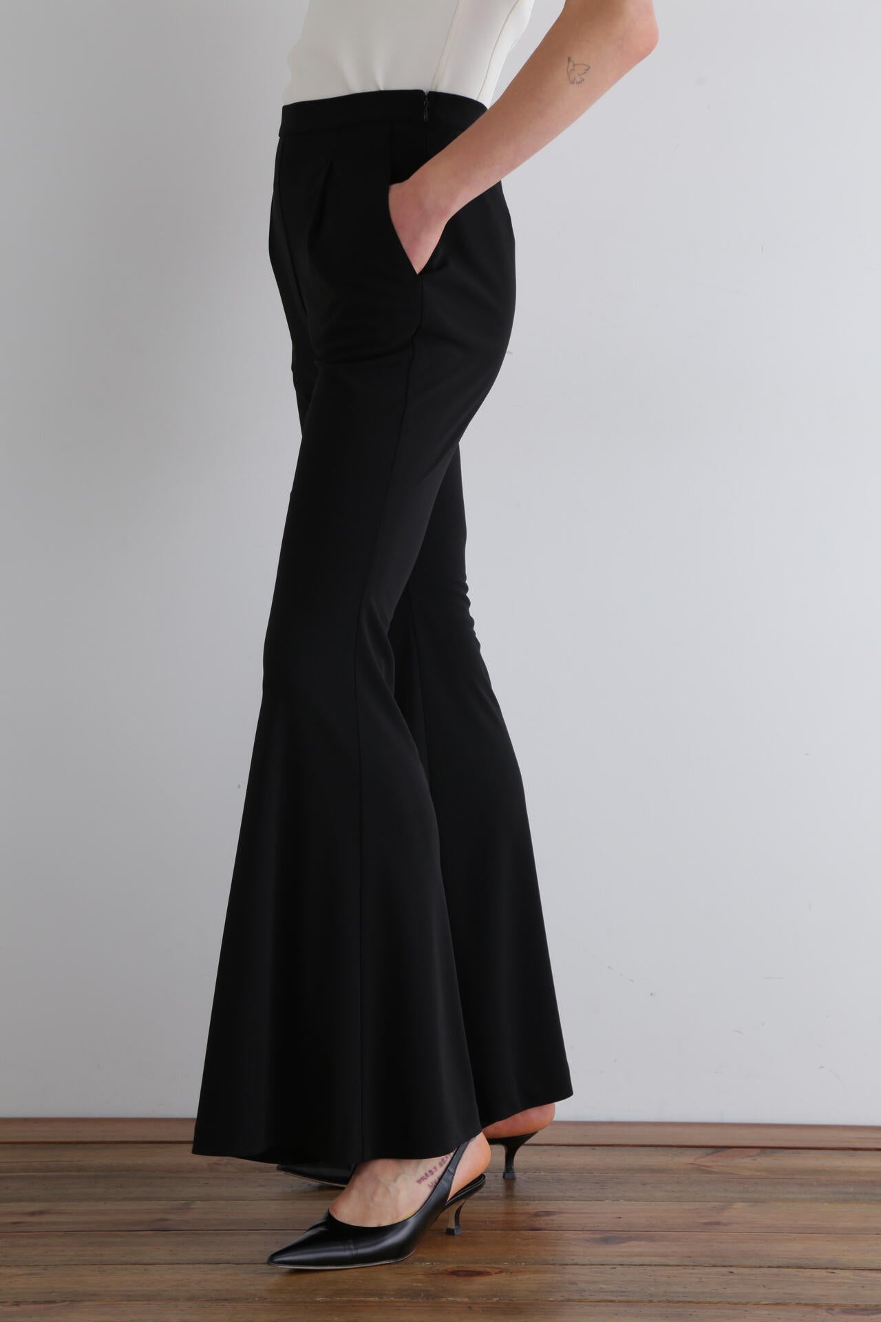 クールタッチスムースフレアパンツ | LE PHIL（ル フィル） ｜【公式