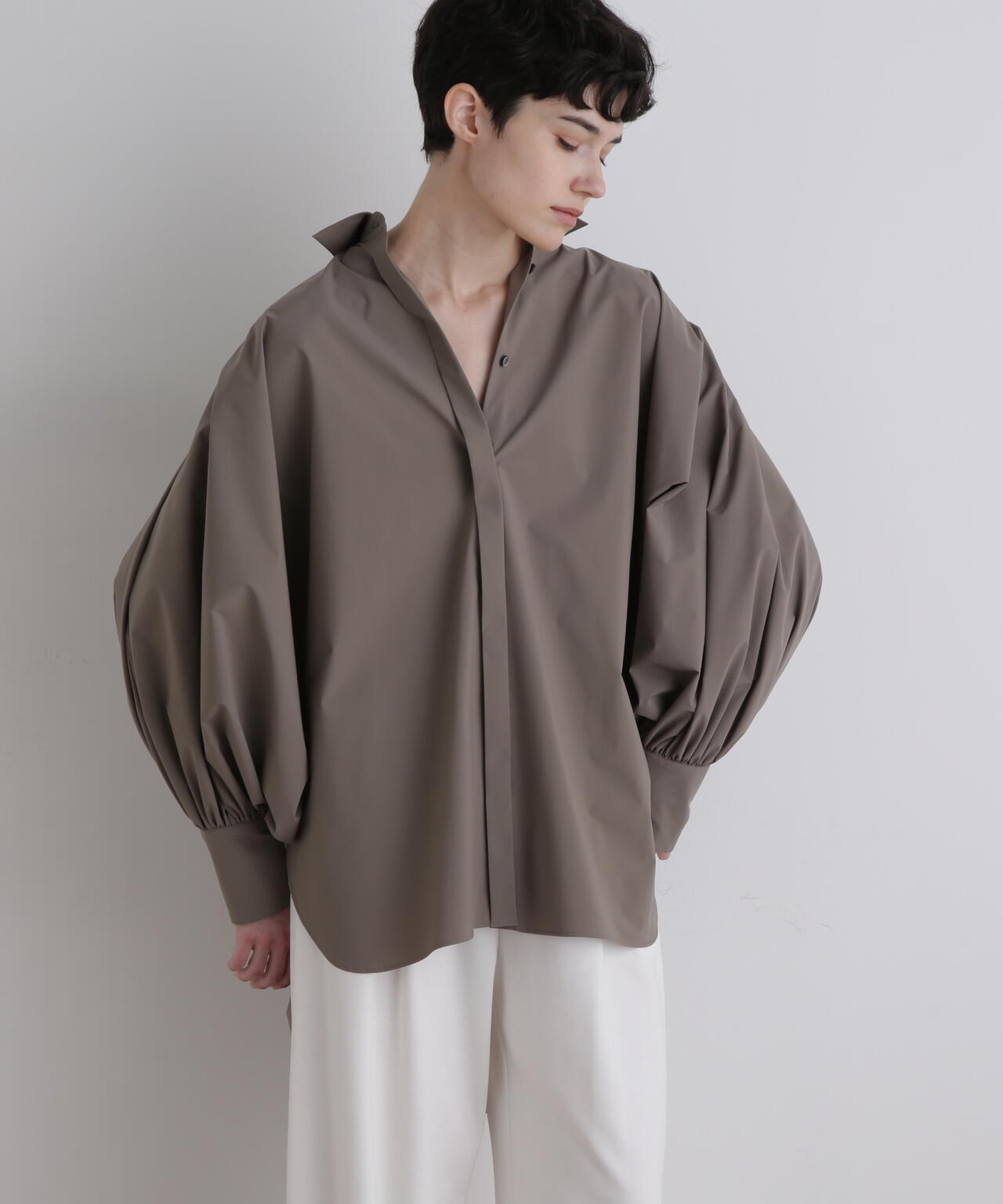 SOLOTEXブロードバックギャザーブラウス | LE PHIL（ル フィル