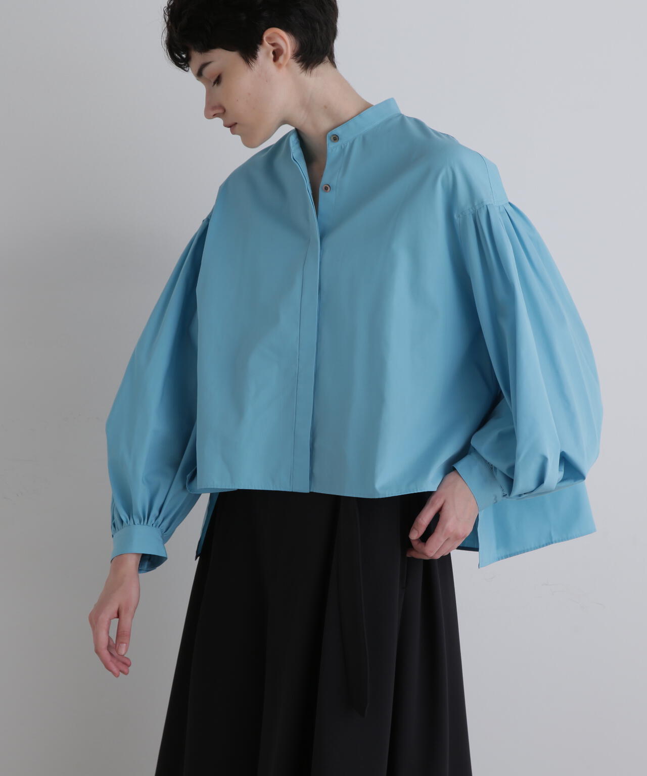 ショートタイプライターギャザーブラウス | LE PHIL（ル フィル