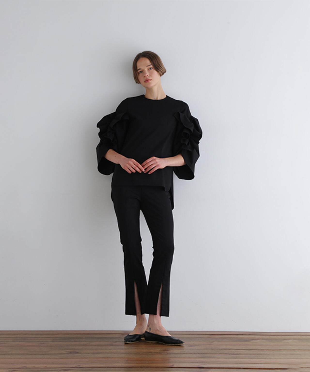 ハイストレッチフロントスリットパンツ | LE PHIL（ル フィル