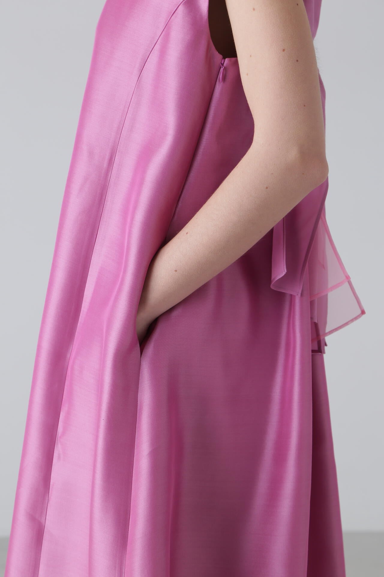 BLACK LABEL＞ シルクタフタワンピース | ADORE（アドーア） ｜【公式