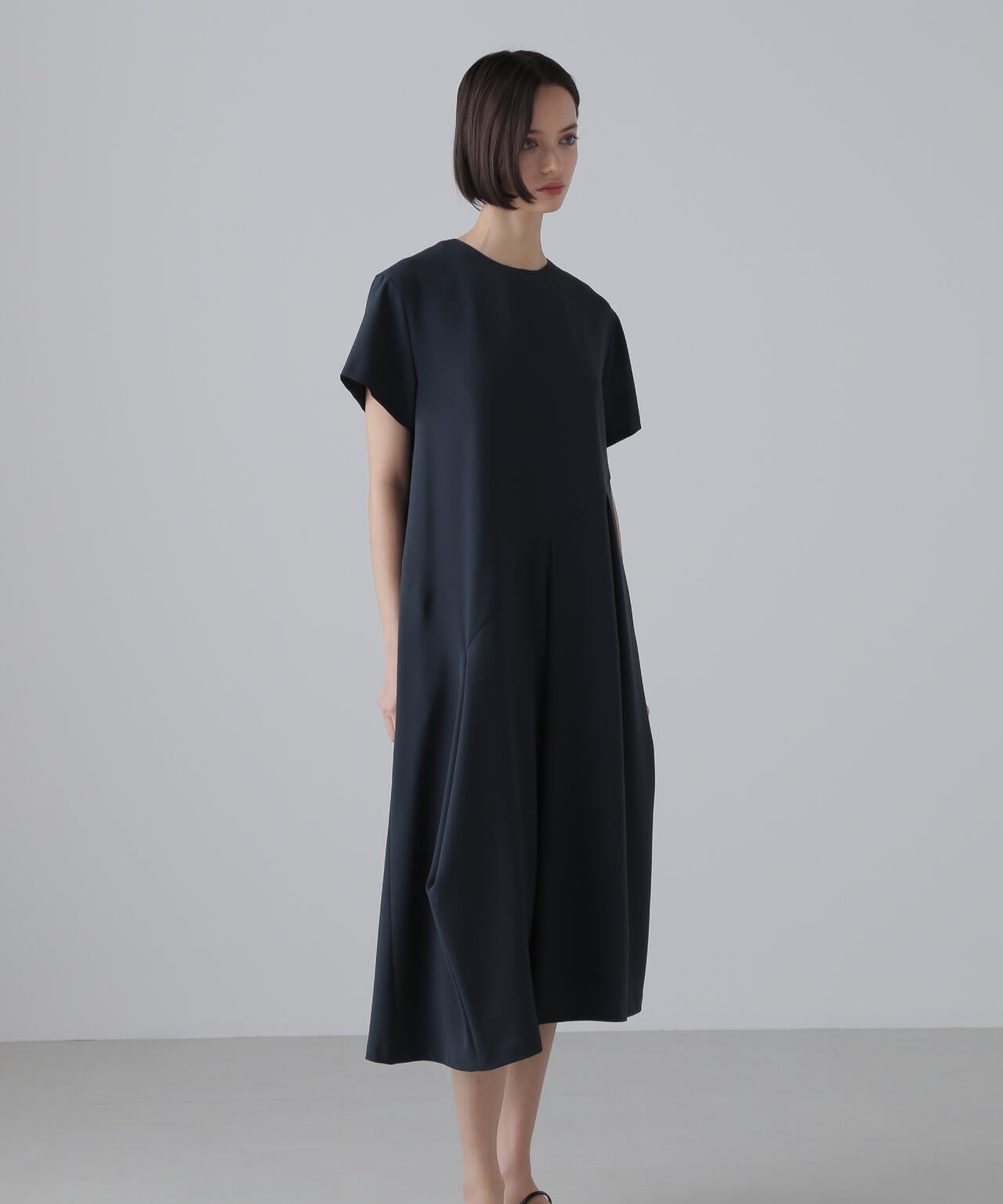 ドライタッチストレッチワンピース | ADORE（アドーア） ｜【公式