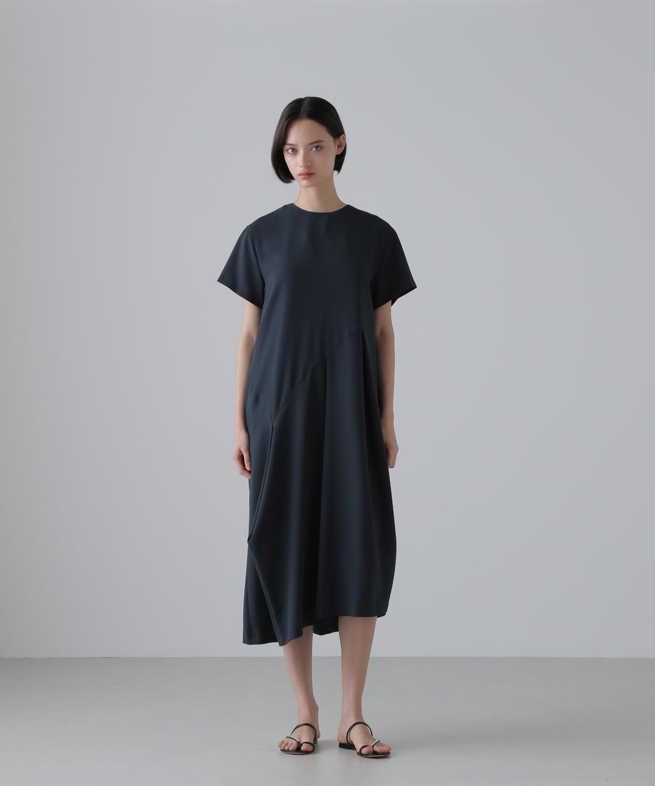 ドライタッチストレッチワンピース | ADORE（アドーア） ｜【公式