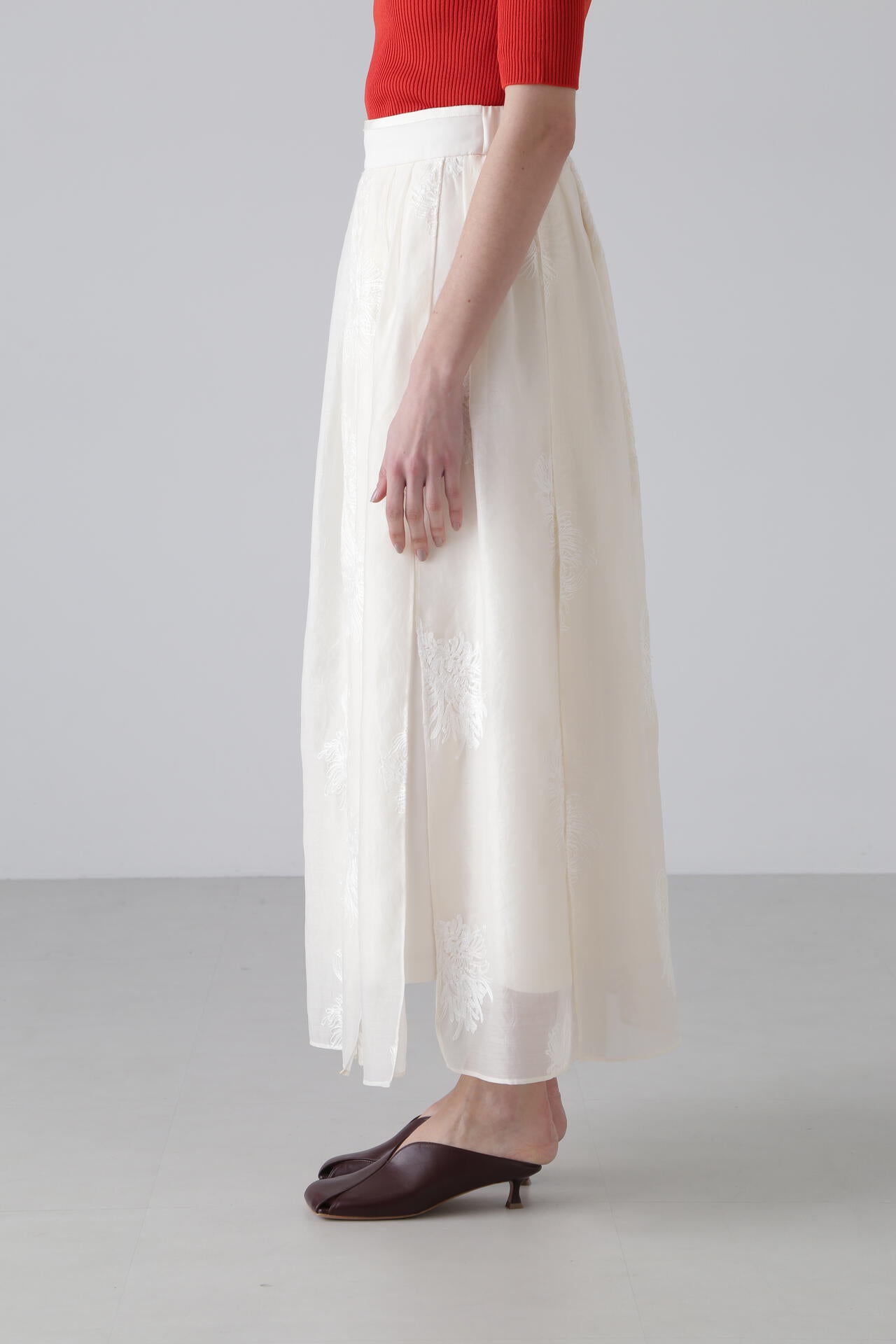 シアーエンブロイダリースカート | ADORE（アドーア） ｜【公式】通販