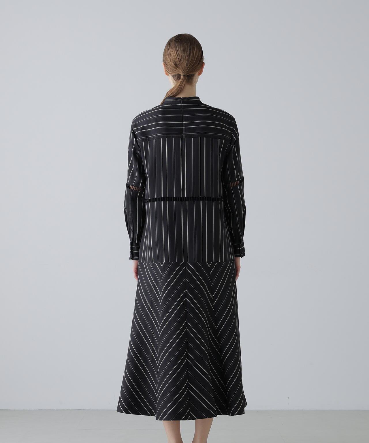 マルチストライプジャガードワンピース | ADORE（アドーア） ｜【公式