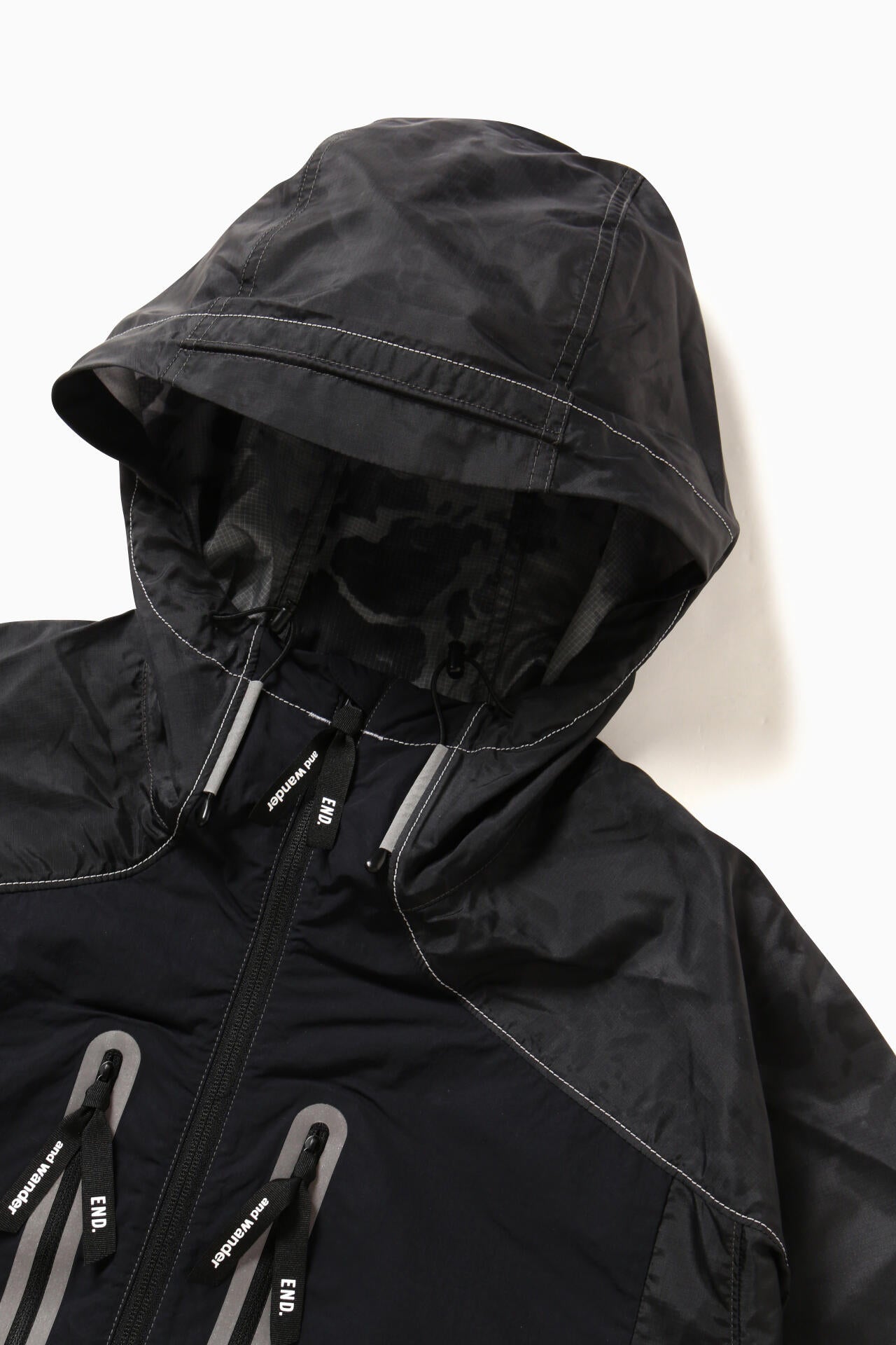 printed nylon jacket | and wander（アンドワンダー） ｜【公式】通販