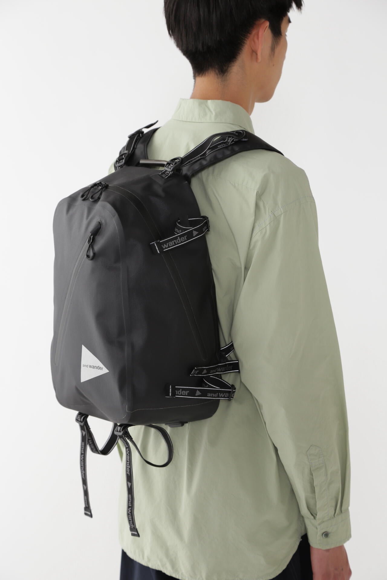 waterproof daypack | and wander（アンドワンダー） ｜【公式】通販