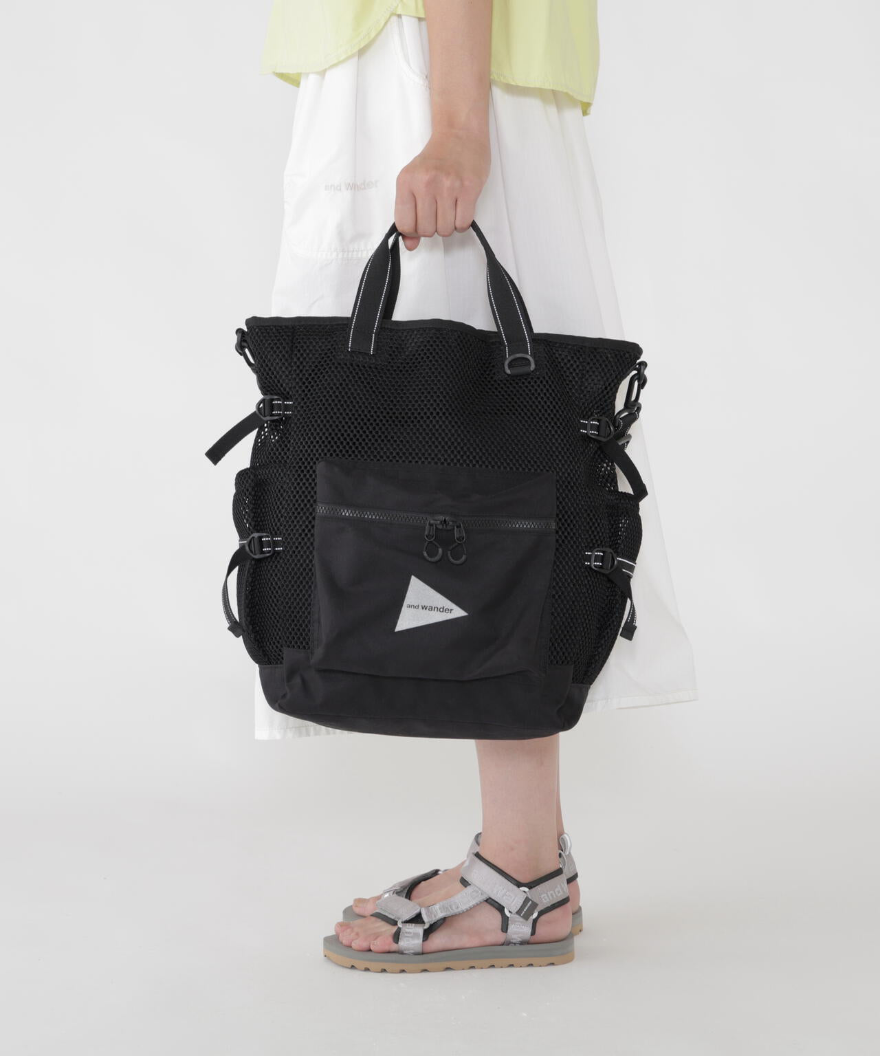 3D mesh 2way tote bag | and wander（アンドワンダー） ｜【公式