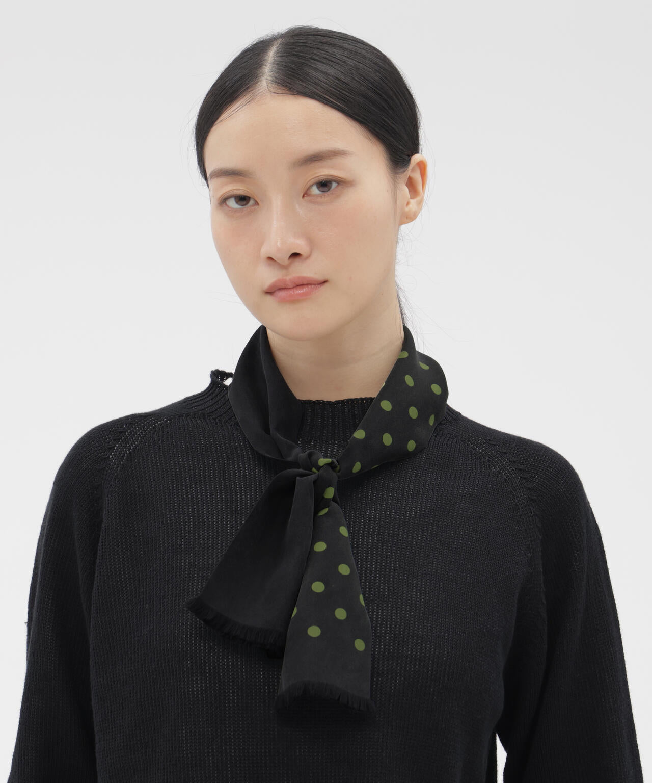 SILK TWILL POLKA DOT TIE SCARF | MARGARET HOWELL（マーガレット