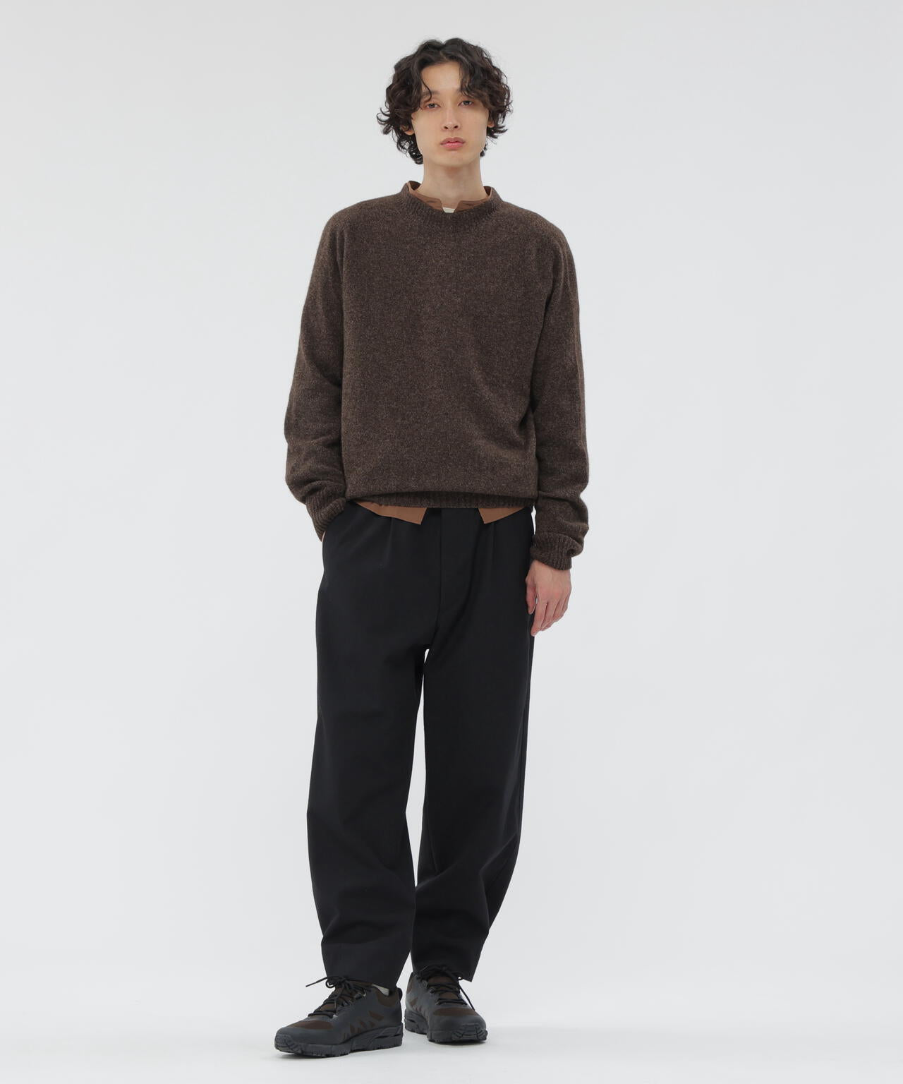 DRY WOOL PLAINWEAVE TROUSERS | MARGARET HOWELL（マーガレット