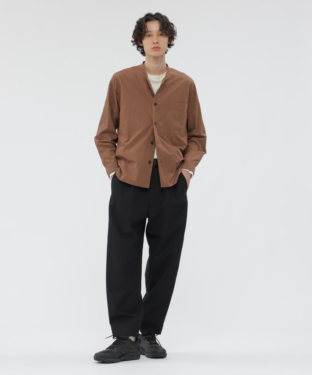 DRY WOOL PLAINWEAVE TROUSERS | MARGARET HOWELL（マーガレット
