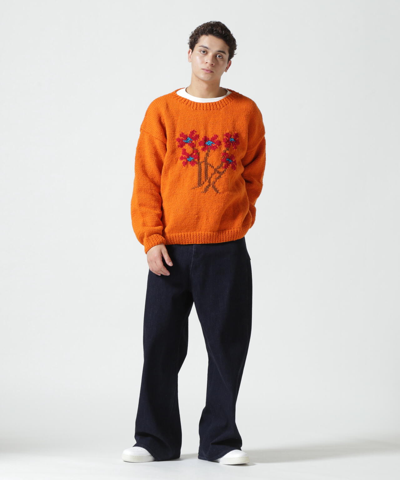 MacMahon Knitting Mills Crew Neck Knit-5 Flowers | BEAVER