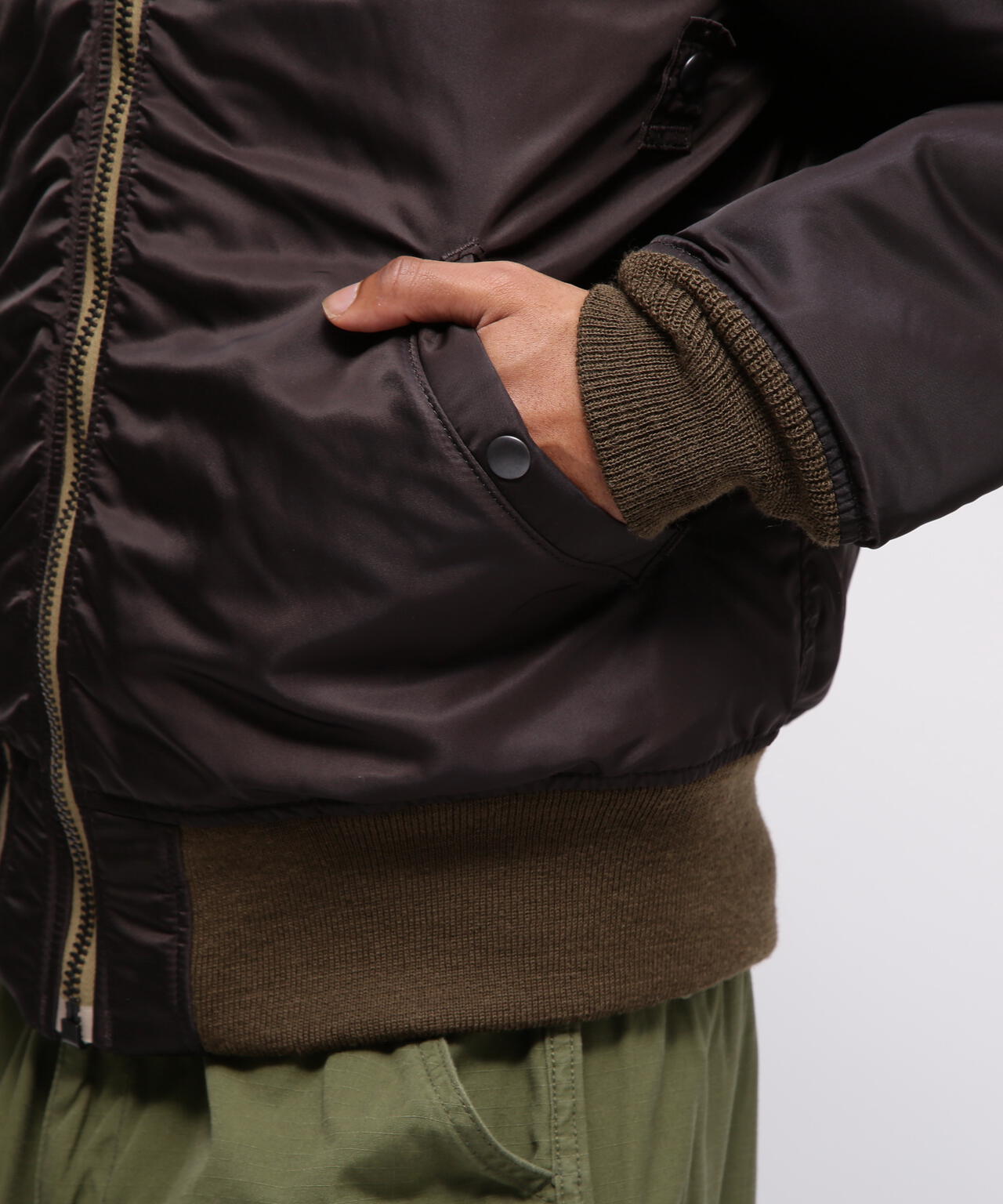 VINTAGE LINE》MA-1 MODIFIED COLOR | AVIREX（アヴィレックス