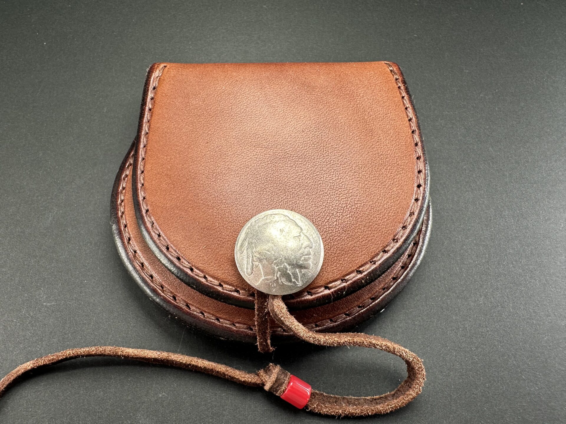 丸型小銭入れ (焦げ茶) 小銭入れ - MONTE-CARLO 原宿｜goro'sゴローズ