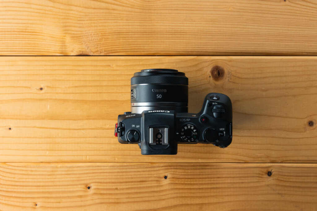 薄くて軽い、Canon EOS RPと RF 50mm F1.8 STMの組み合わせ