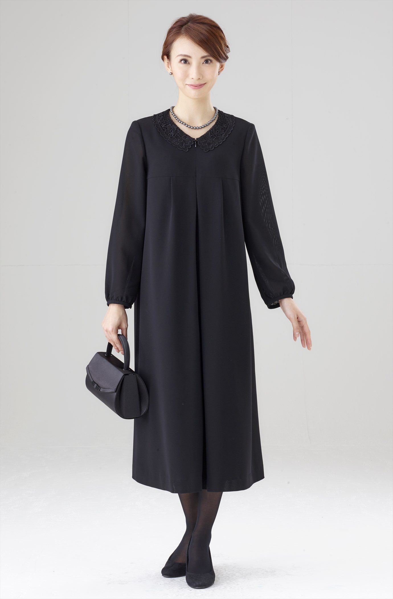 ブラックフォーマル 衿レースワンピース ゆったりサイズ FX8P066B-ML
