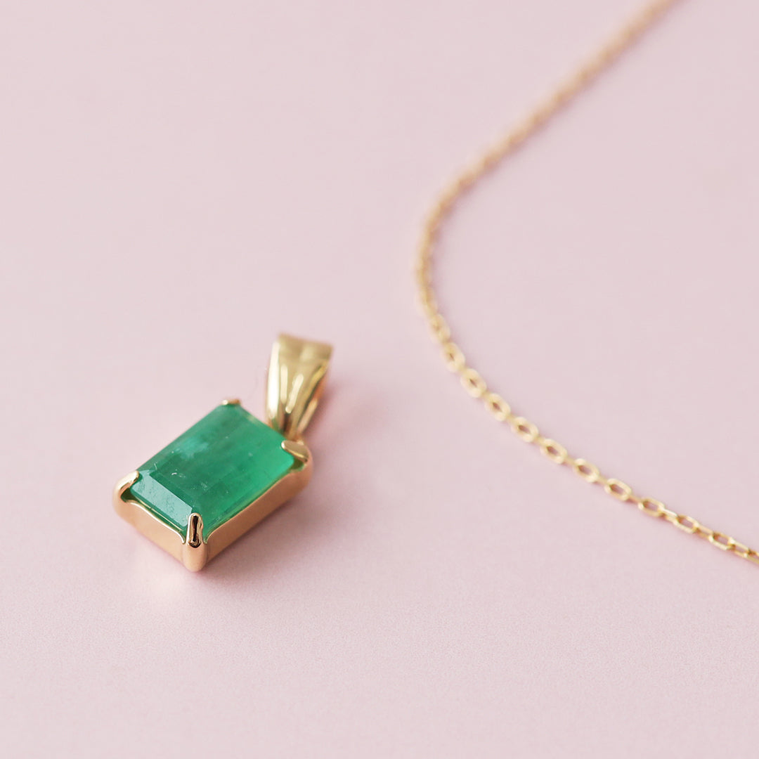 NEW＞K18スクエアエメラルドペンダントトップ
