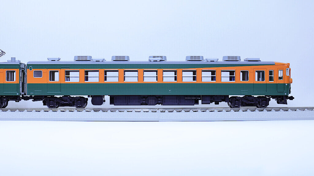 KATO [3-527] 165系800番台 3両セット (1:80 16.5mm/HOゲージ 動力車