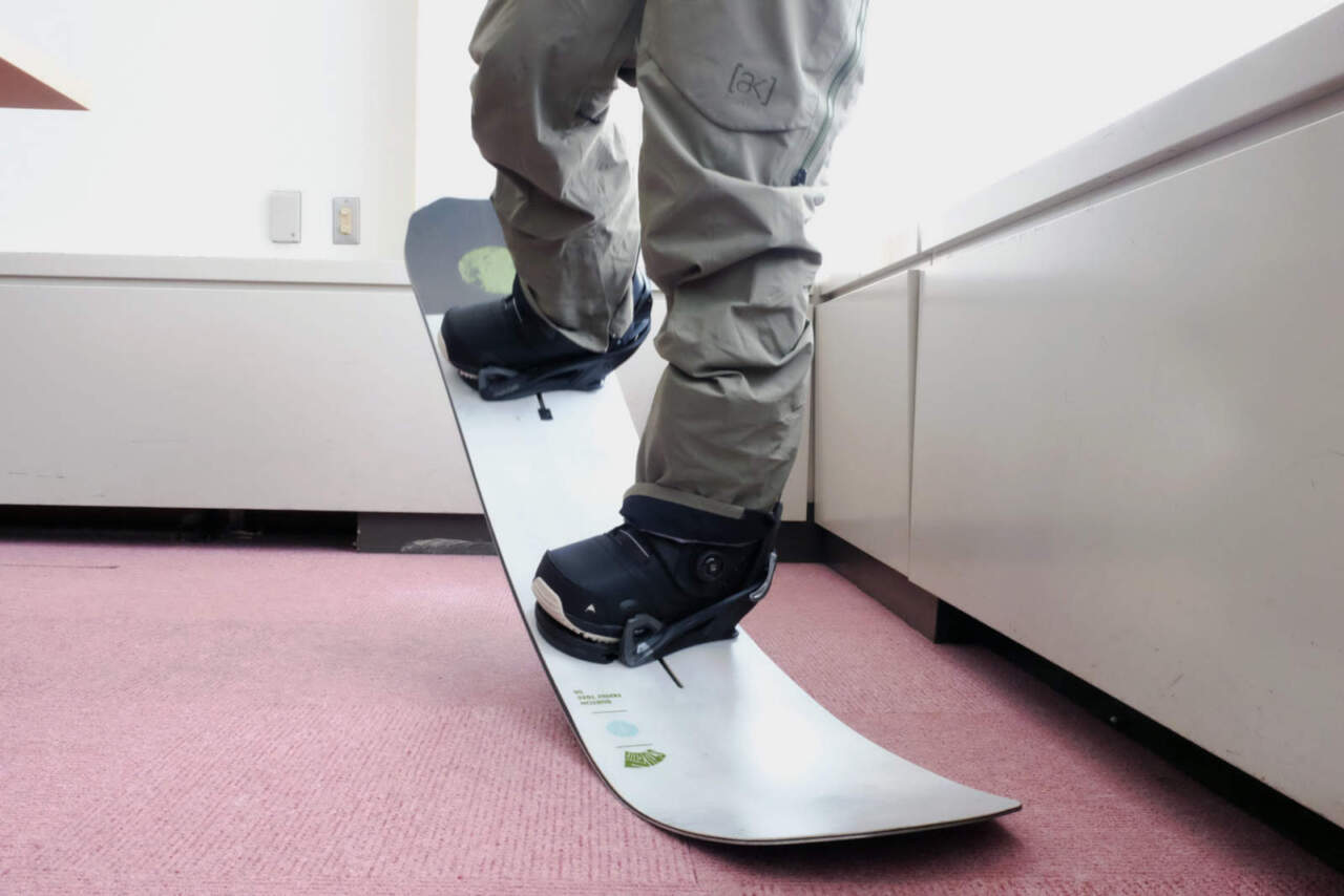 STUN GUN｜スタック知らずのフリースタイル・パウダーボード