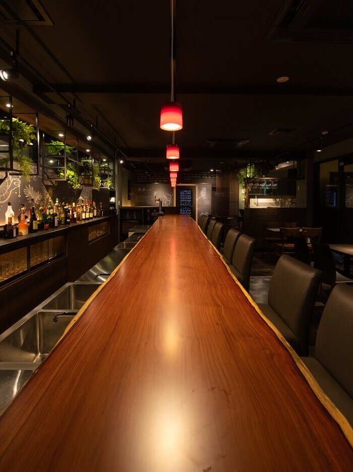 パオローズ BARカウンター | 一枚板 お取り引き実績 | 一枚板・天板