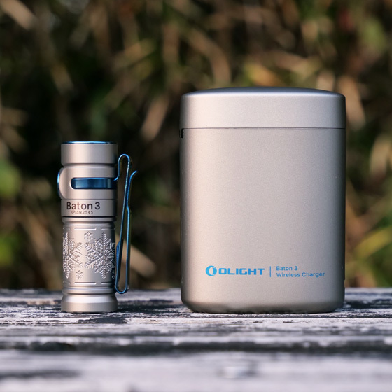 これも新作：OLIGHT バトン3のチタン: 自転車とアウトドアライフ（遊び）