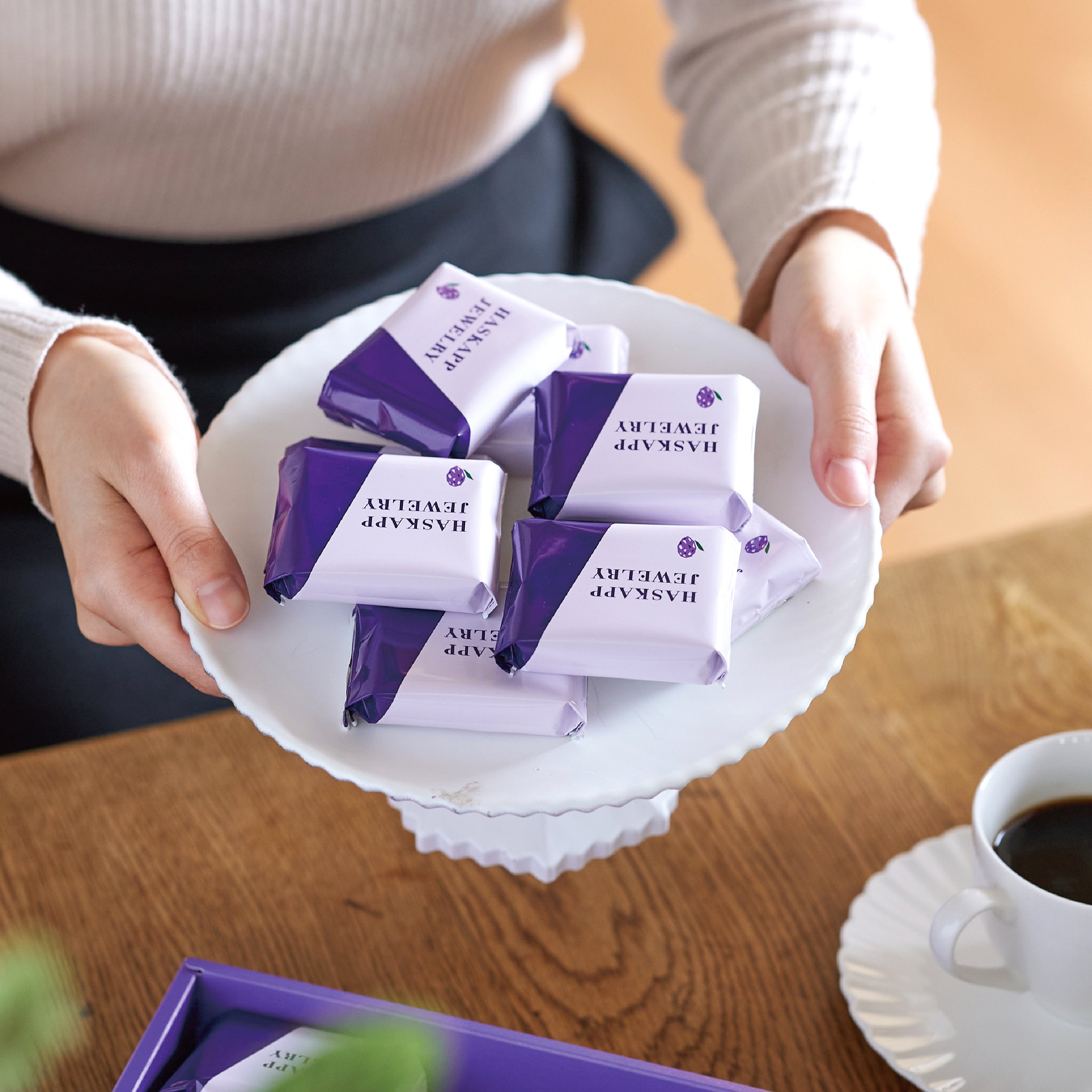 haskapp1-2.jpg?v=1768799538&