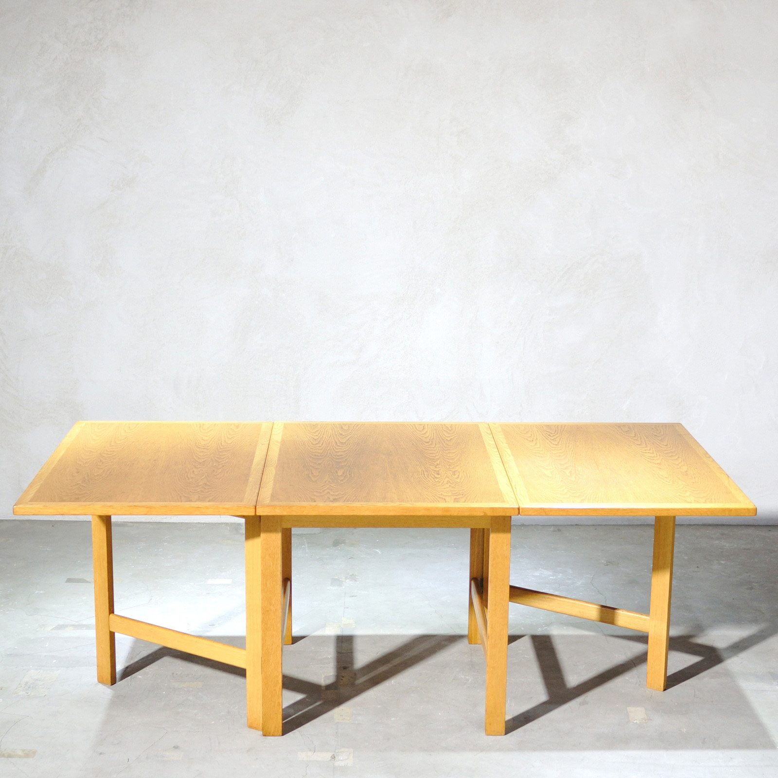 Hans J. Wegner GETAMA Dining Table - MOTO FURNITURE 北欧家具