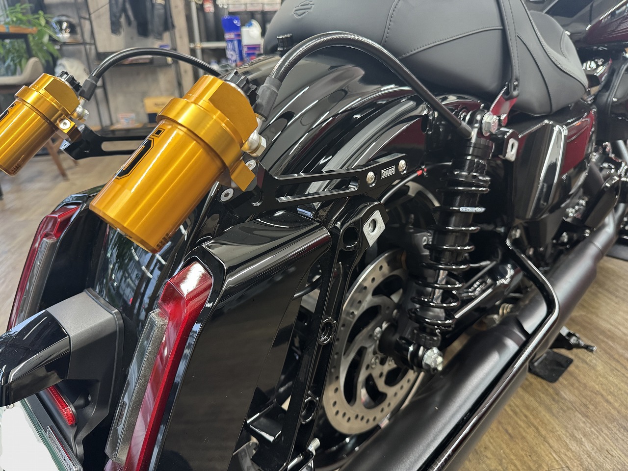 HD FLTRX ROAD GLIDE 2024年 OHLINS カートリッジフォークキット＆リア