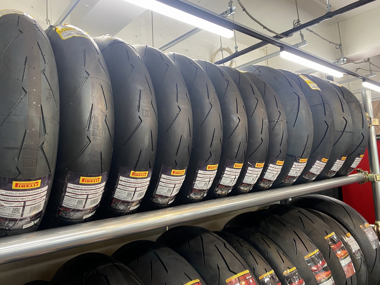 待望の新商品！ PIRELLI DIABLO SUPERCORSA V4入荷しました！！ | MOTO