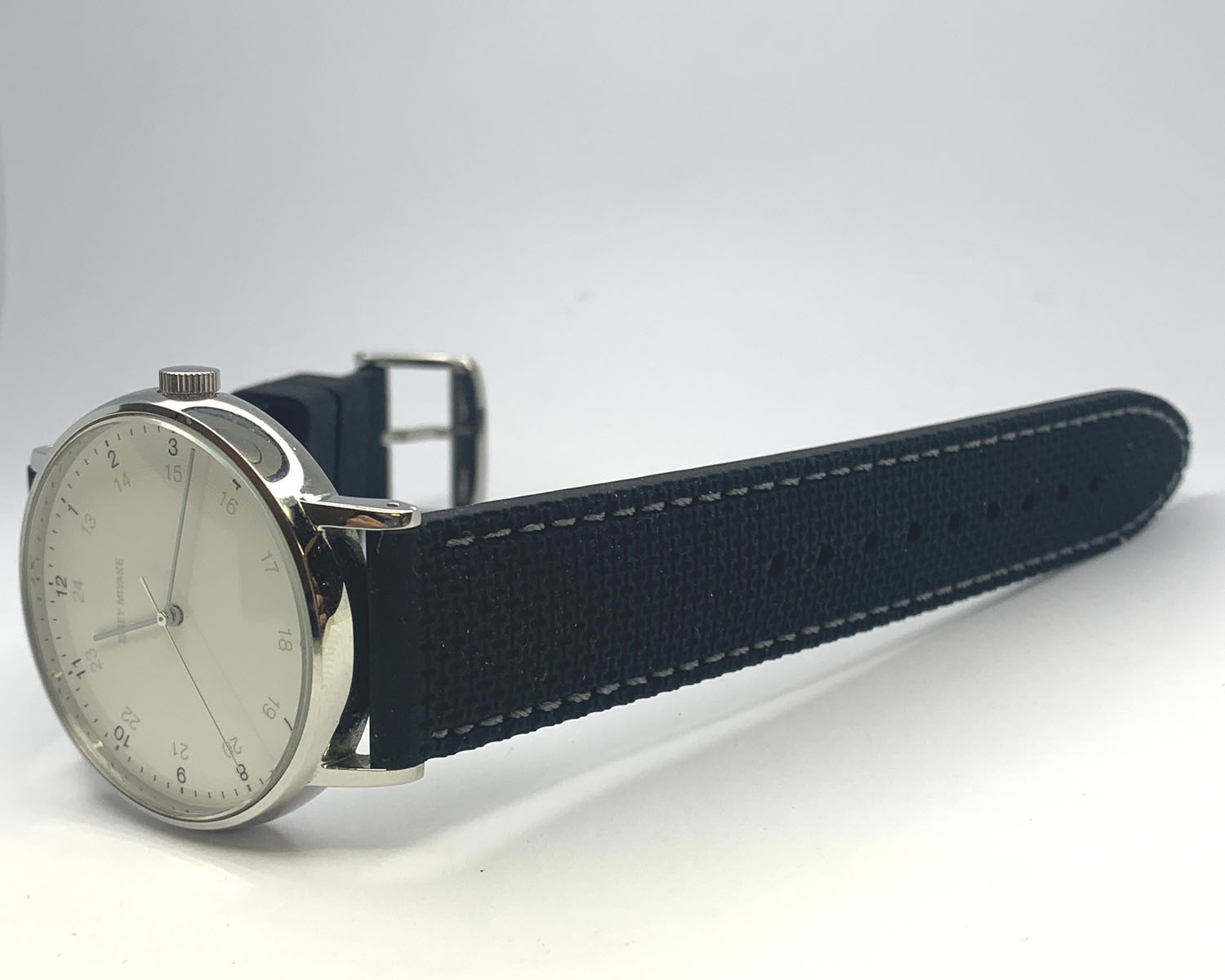 ISSEY MIYAKE イッセイ ミヤケのベルト交換