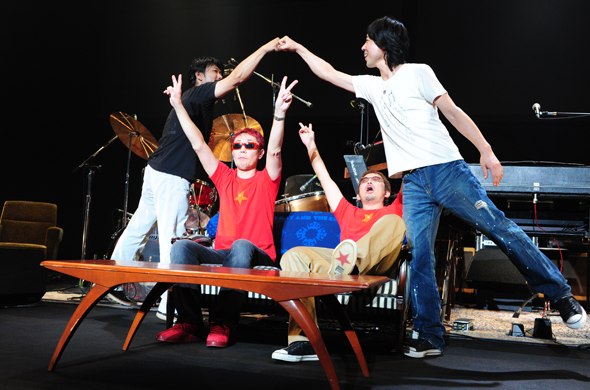 奥田民生の全国ツアー「おとしのレイら」。そのファイナル公演には大