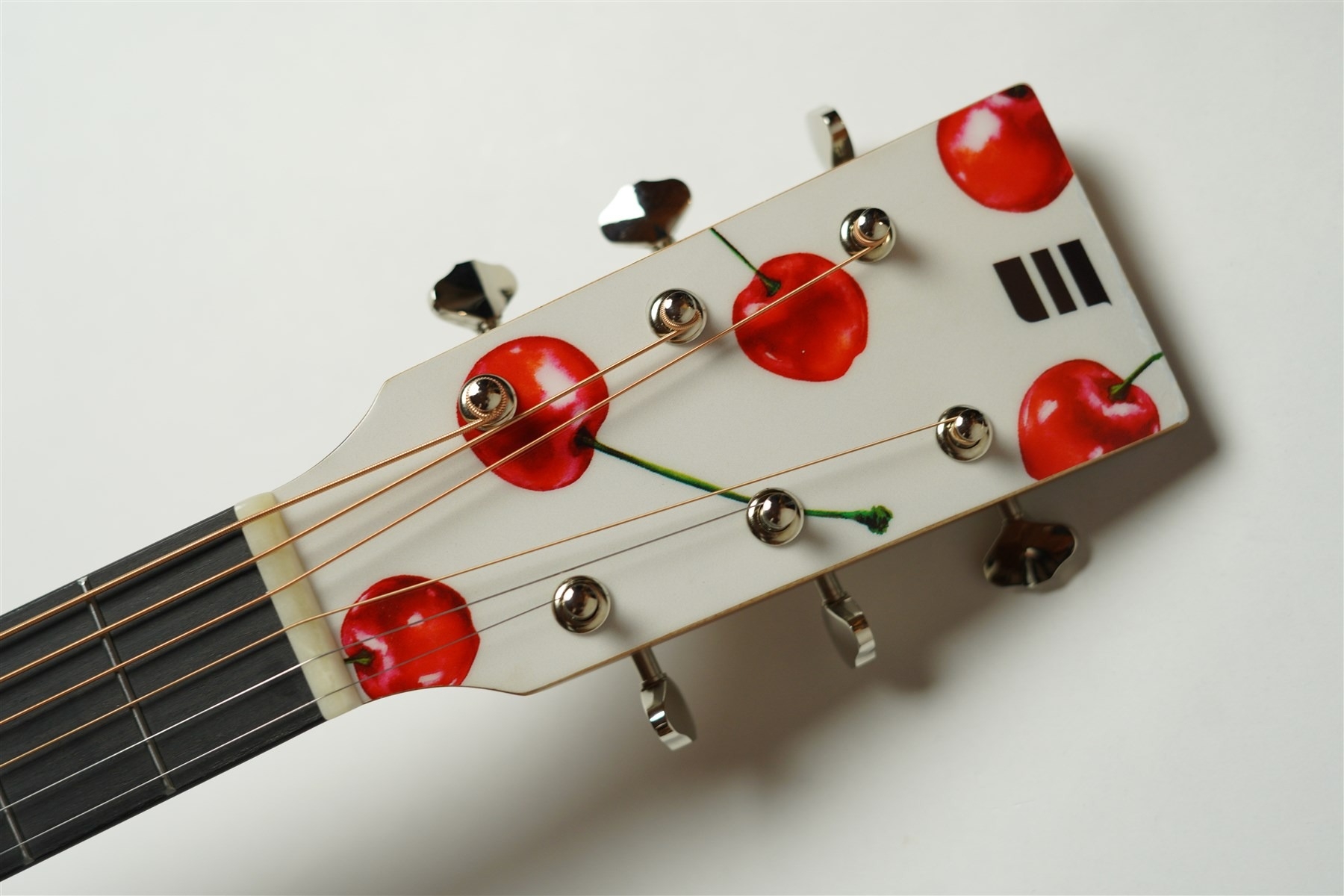 DISCONTINUED] cherry mini Ivory | DISCONTINUED | NAGI GUITARS