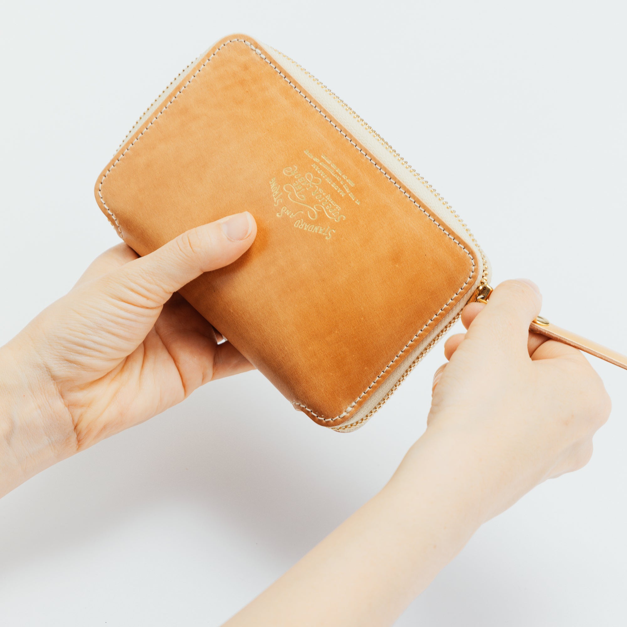 SL0192 cordovan zip middle wallet