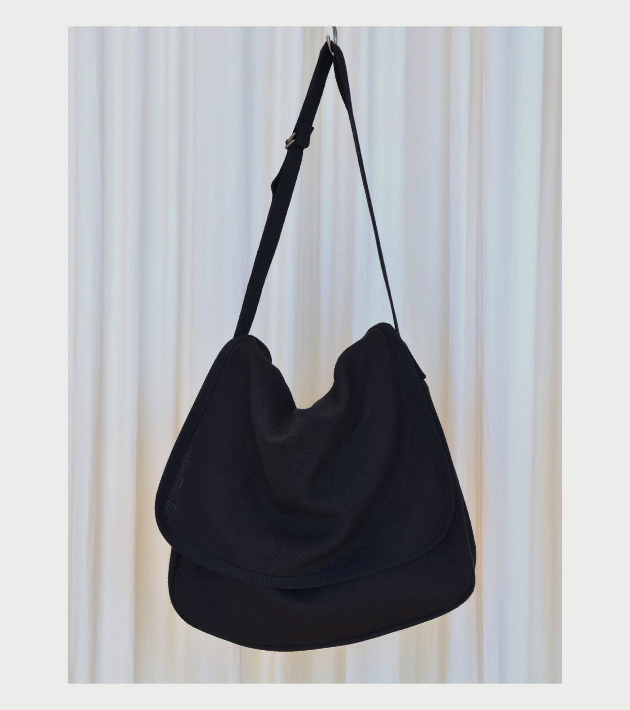 COMOLI ヘンプ ダック ショルダー バック , Black – Navyblue