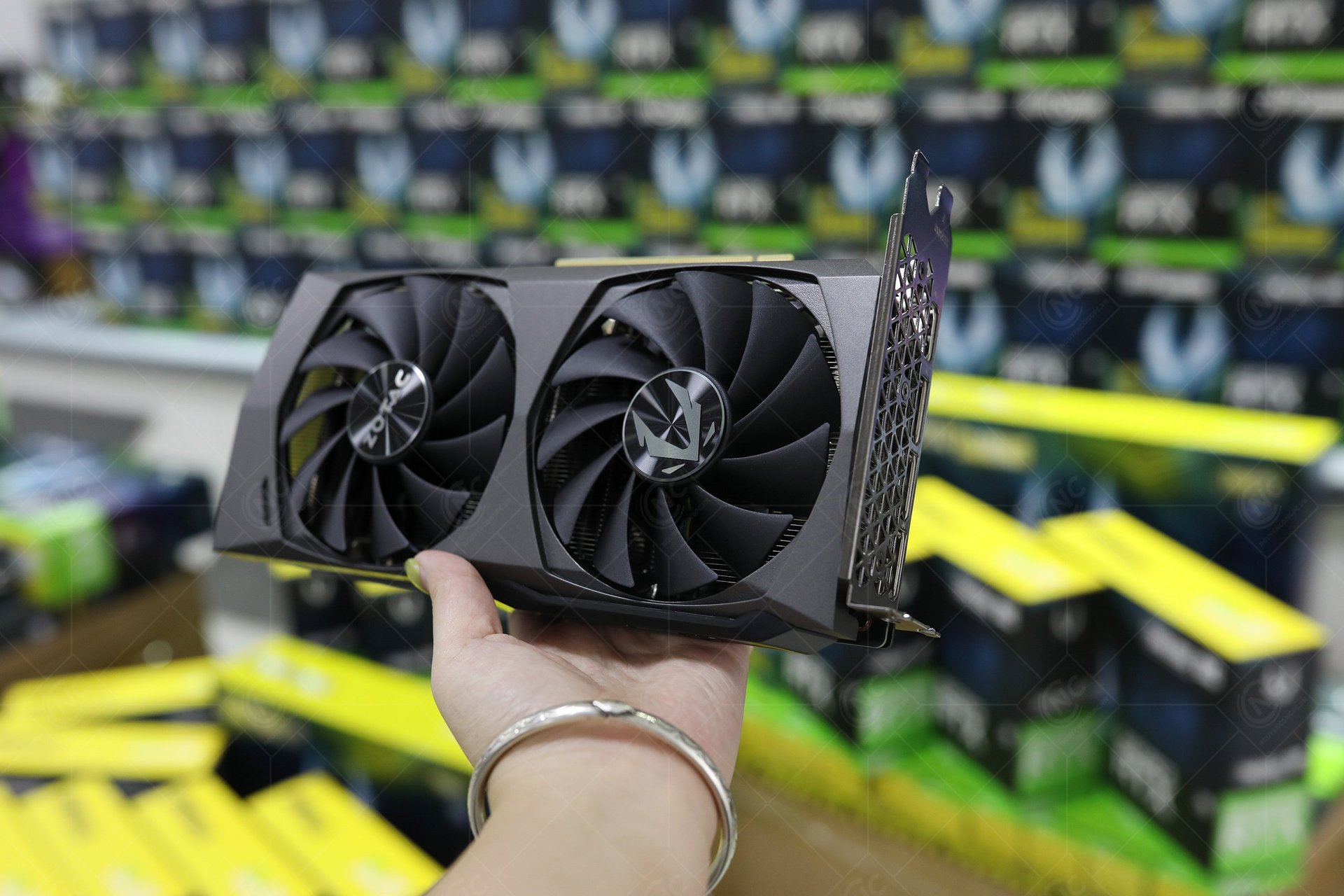 Card đồ họa ZOTAC RTX 3060 Ti Twin Edge OC