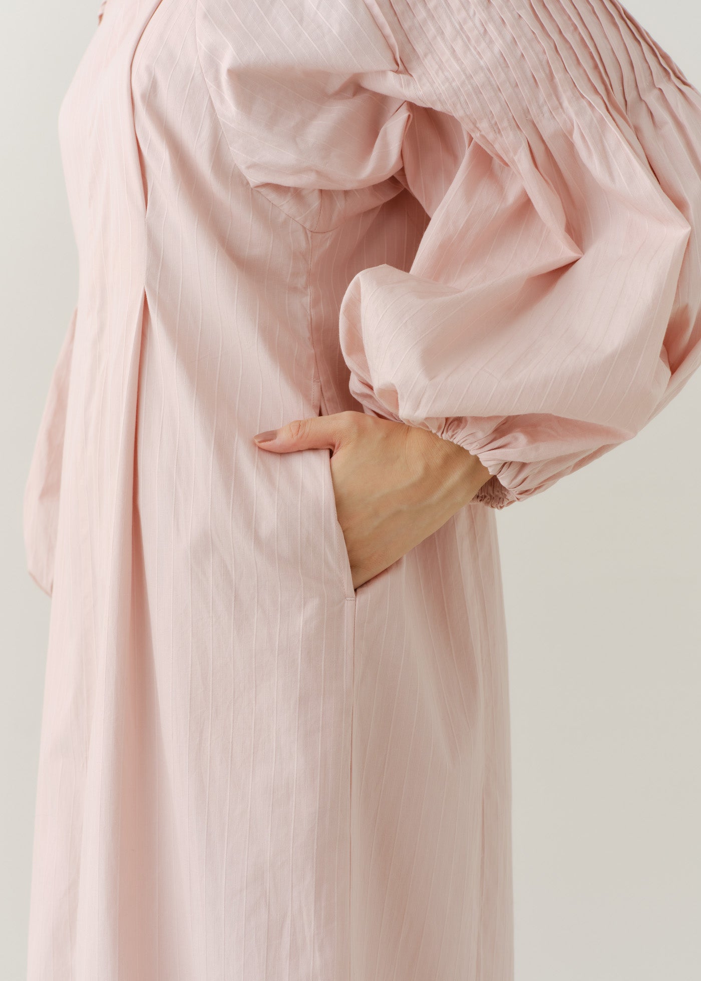 Poplin Tuck Sleeve Dress | Pasand by ne Quittez pas | パサンドバイ