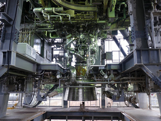 姿を現した次世代の大型ロケットエンジン「LE-9」(1) 新型基幹ロケット