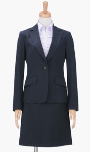 佐々木希プロデュース! 洋服の青山がレディス新作スーツ2ラインを発売