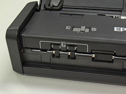 エプソン、USBバスパワーやバッテリで動く小型A4ドキュメントスキャナ