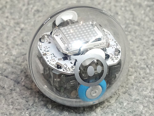 ボール型ロボット「Sphero」、プログラミング学習で人気のワケ | マイ