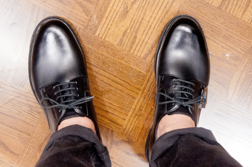 マドラスとミズノがコラボシューズ! デザインと歩きやすさを両立