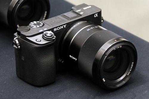 ソニー、フルサイズ対応のEマウント大口径単焦点「FE 35mm F1.8