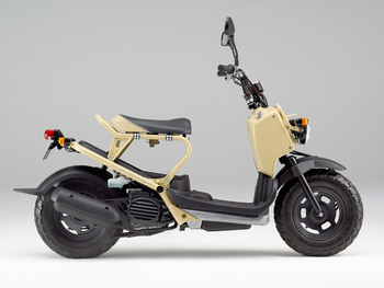 ホンダ、50ccスクーター「ズーマー」に新色 | マイナビニュース
