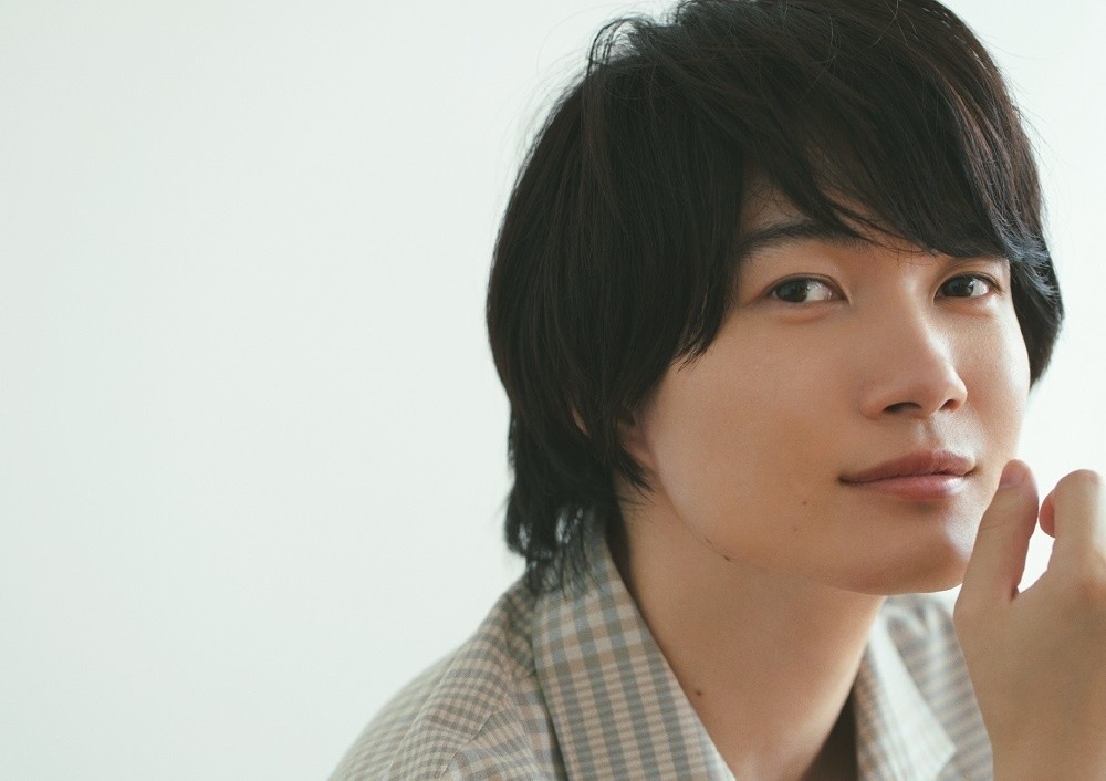 神木隆之介25周年アニバーサリーブック発売! 佐藤健ら30組超の著名人が