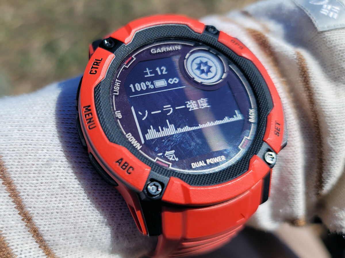 最強バッテリー搭載、ガーミンの頑丈GPSスマートウォッチ「Instinct 2X