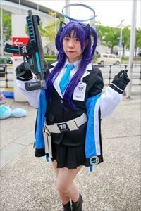 太もも再現『ブルアカ』ユウカのコスプレ披露 | マイナビニュース